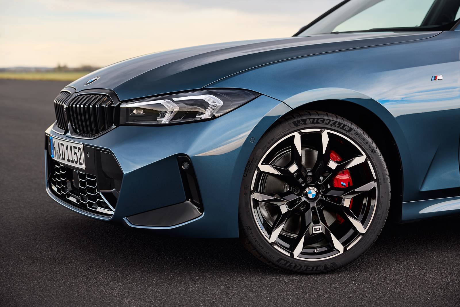 2025 BMW 3 Series exterior EDETAIL