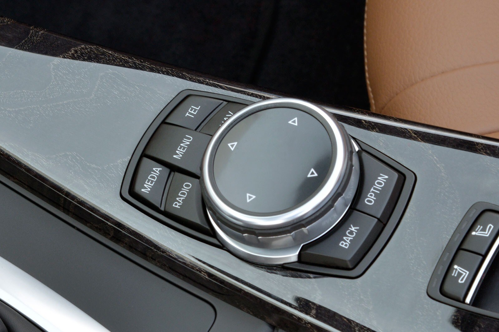 2017 BMW 4 Series interior AUXCTRL