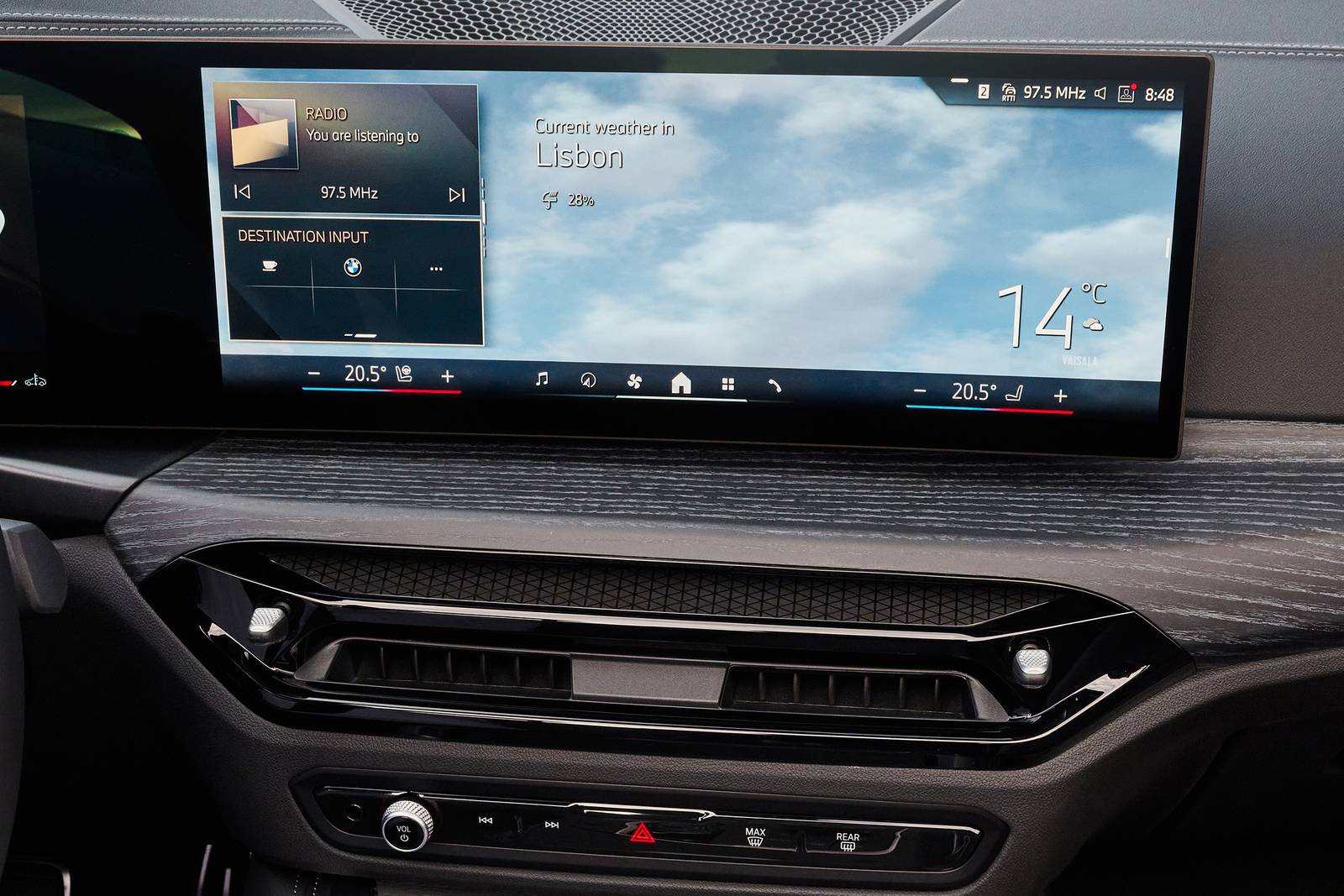 2025 BMW 4 Series interior CC