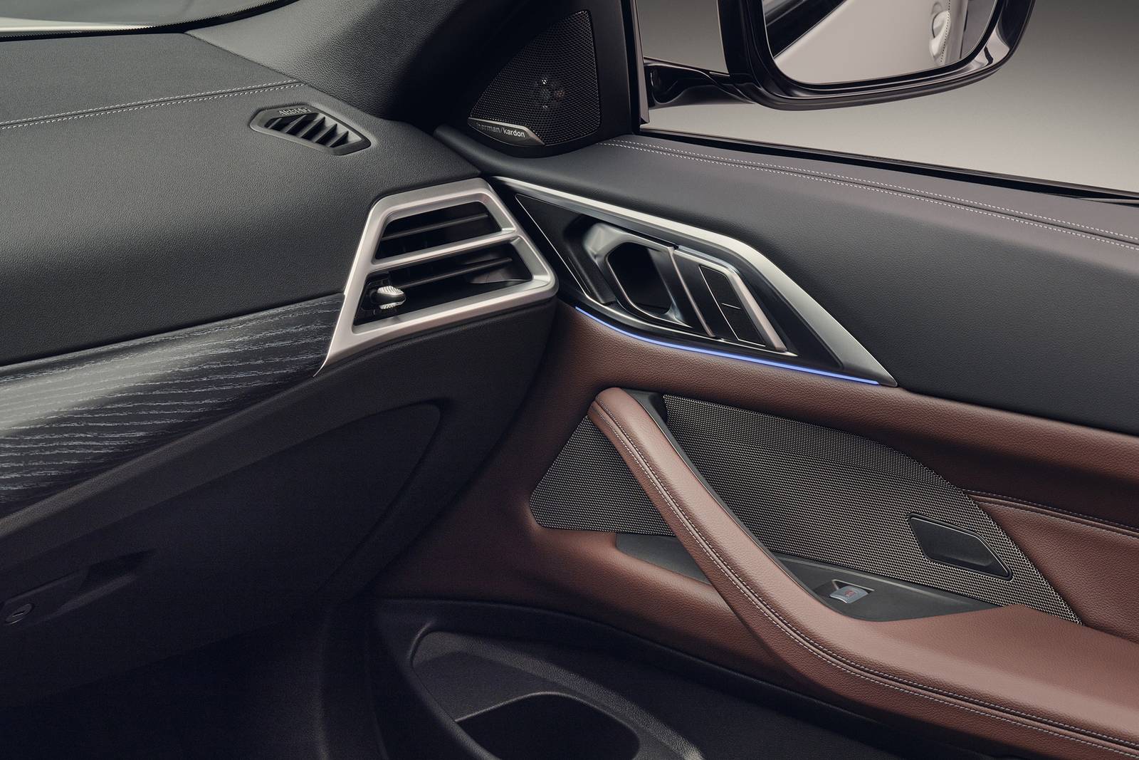 2025 BMW 4 Series interior DETAIL