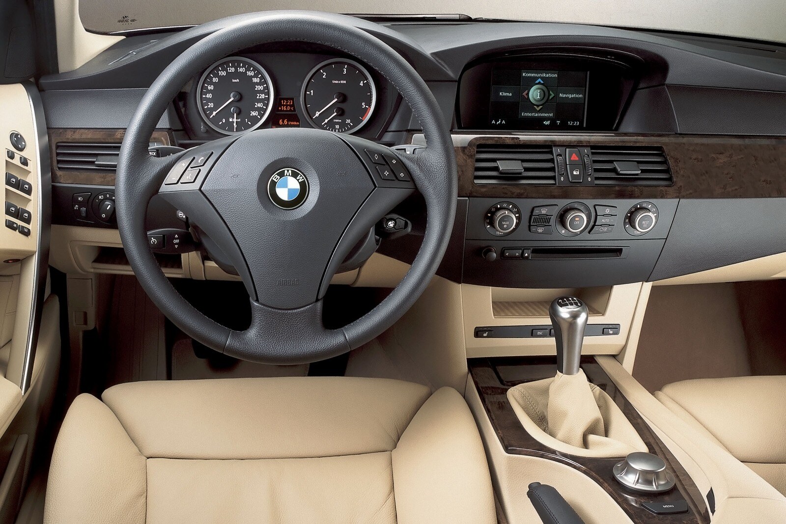 2007 BMW 5 Series interior D