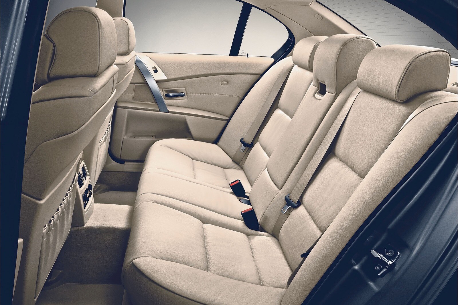 2007 BMW 5 Series interior RI