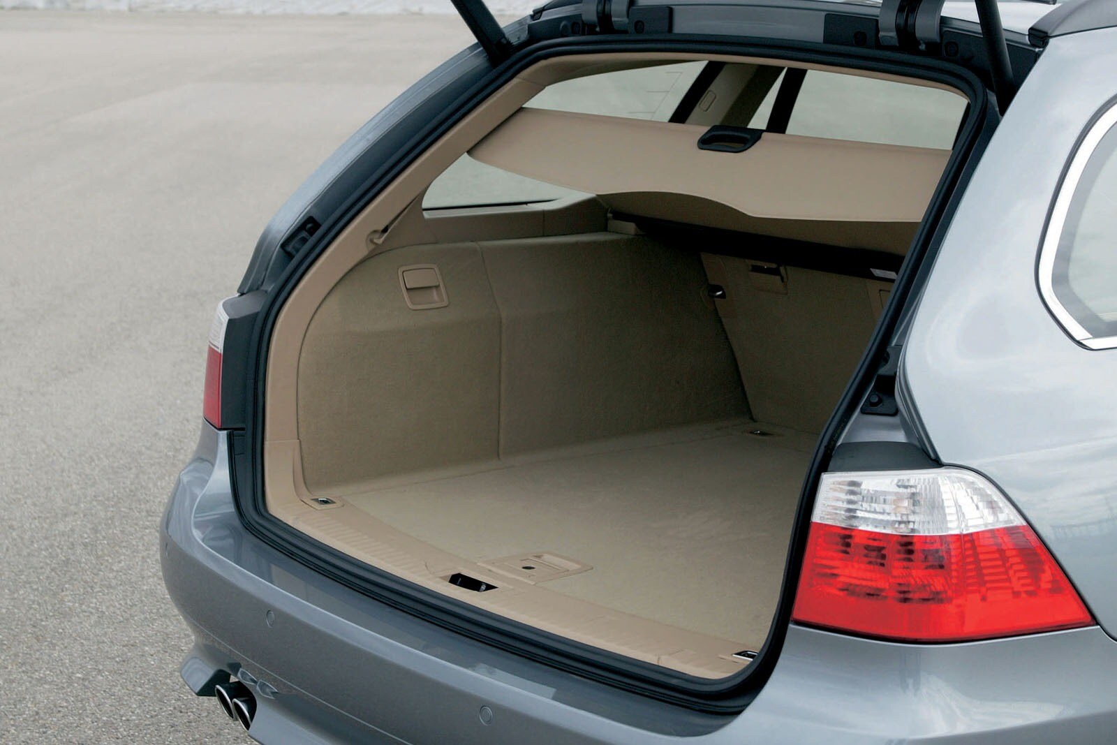 2007 BMW 5 Series interior CARGO