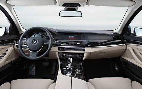 2010 BMW 5 Series interior D