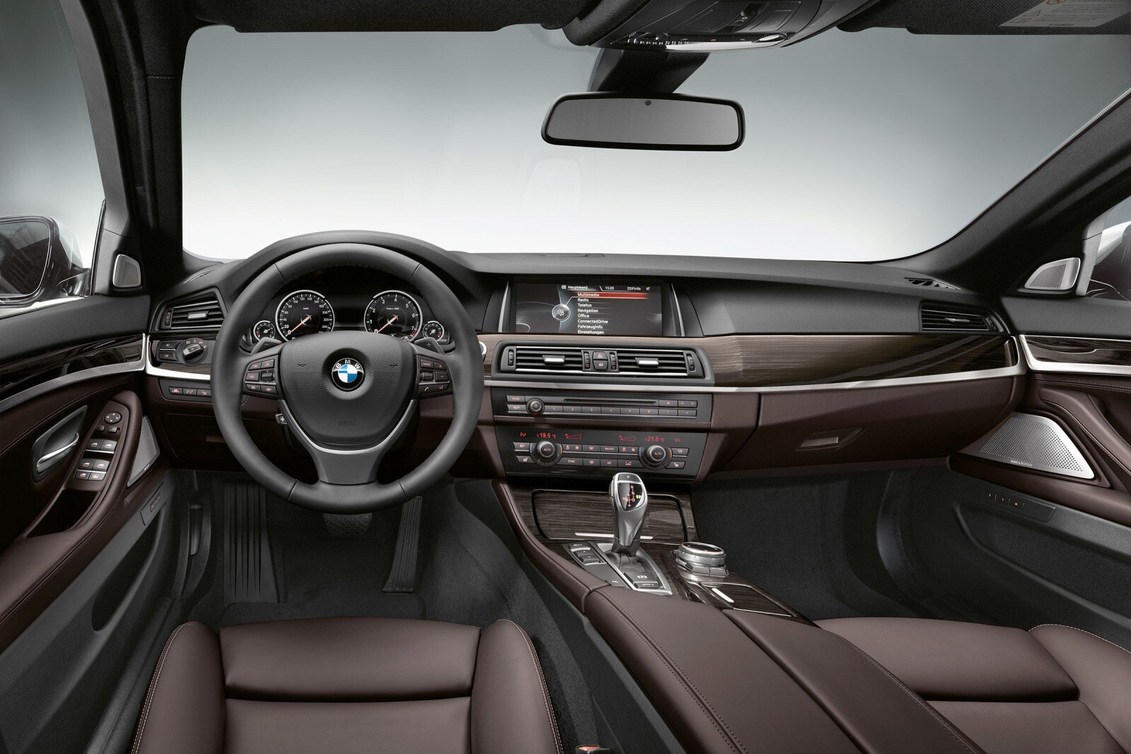 2014 BMW 5 Series interior D