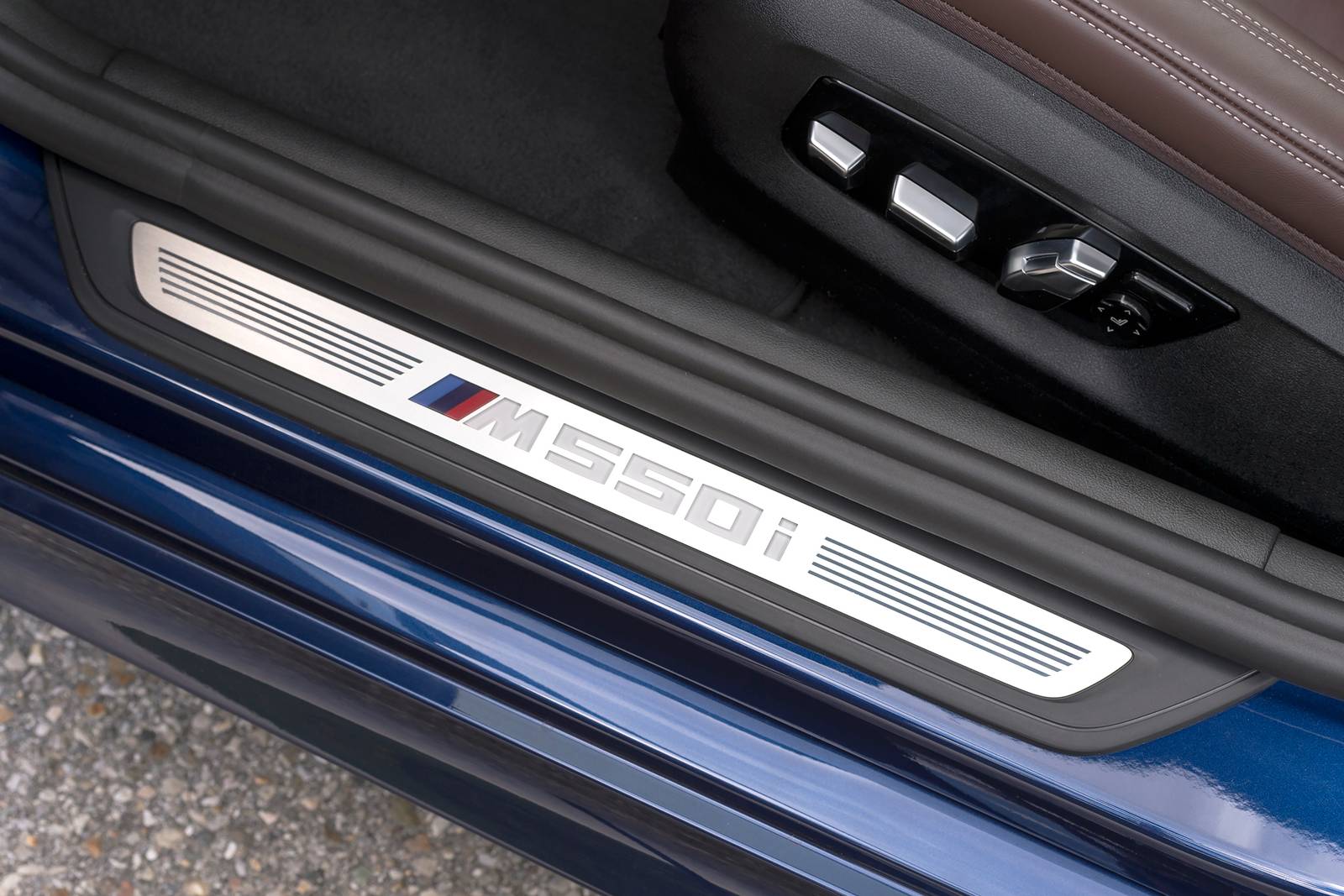 2020 BMW 5 Series interior DETAIL