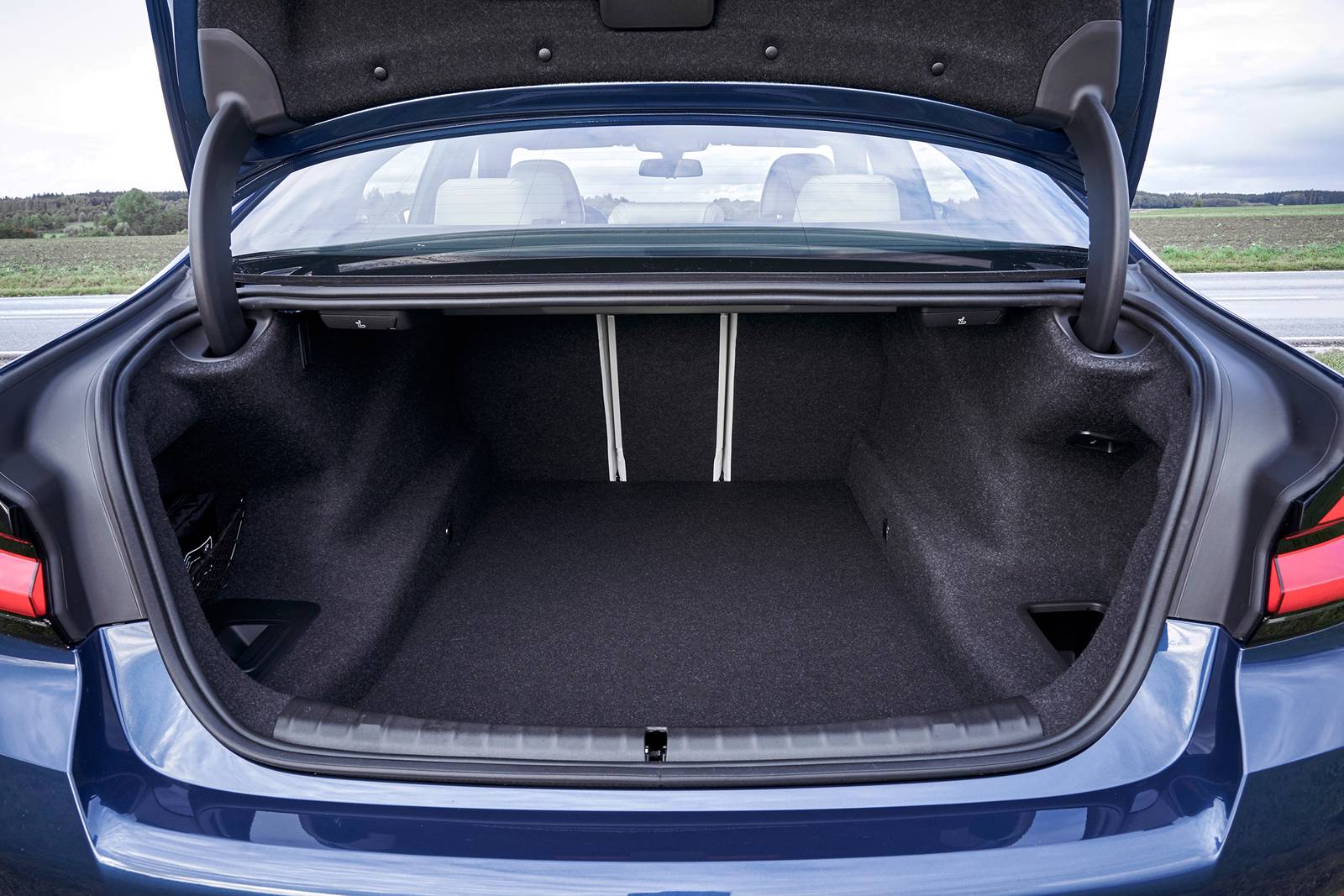 2022 BMW 5 Series interior CARGO