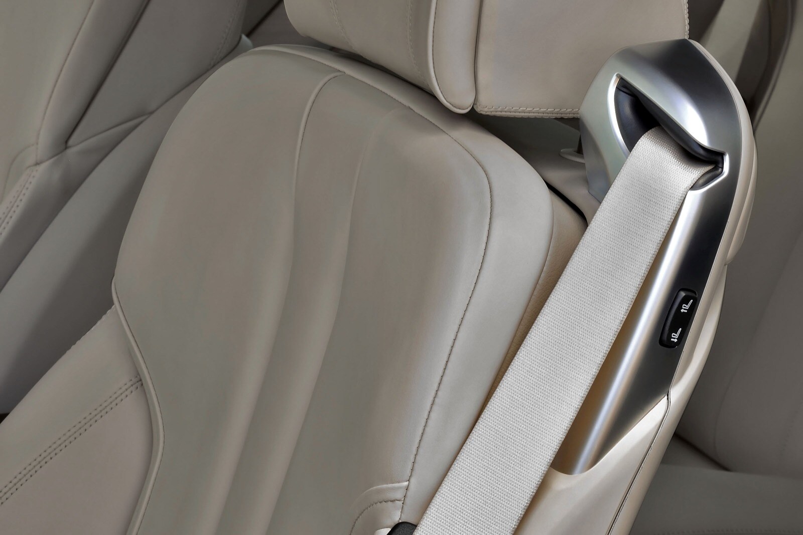 2013 BMW 6 Series interior DETAIL