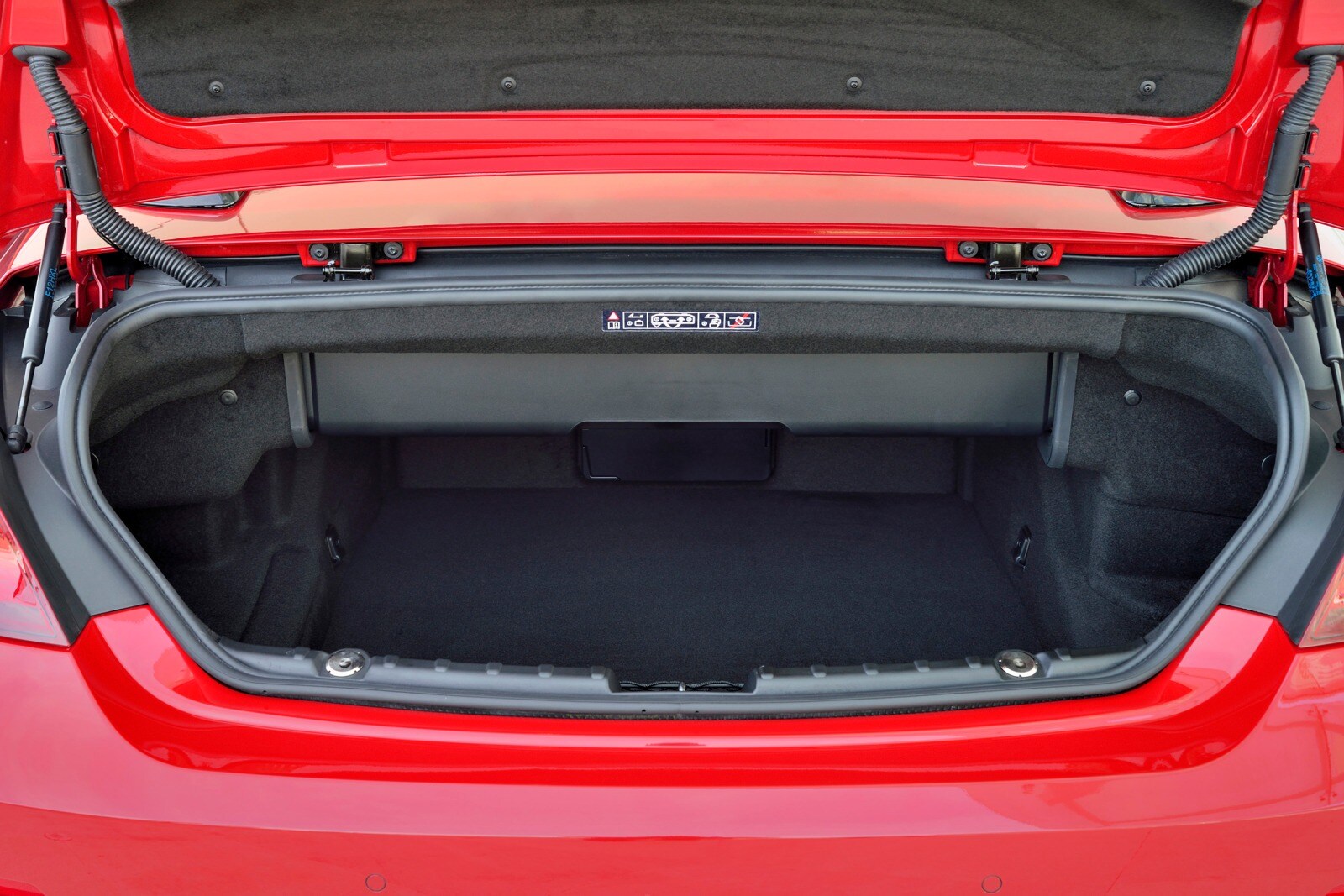 2019 BMW 6 Series interior CARGO