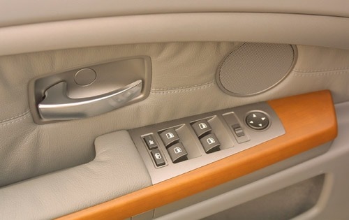 2002 BMW 7 Series interior DETAIL