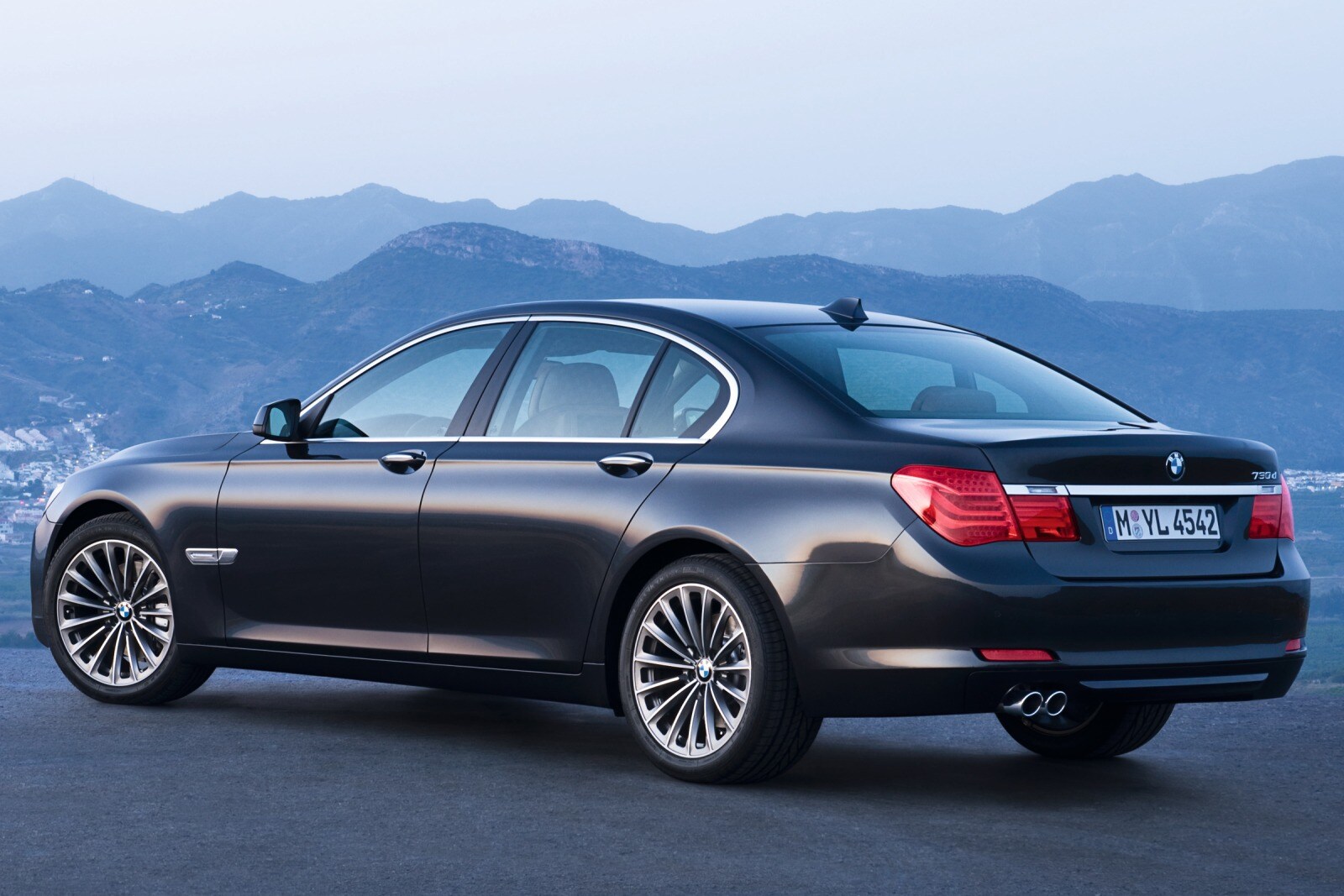 2010 BMW 7 Series 750i Sedan Exterior