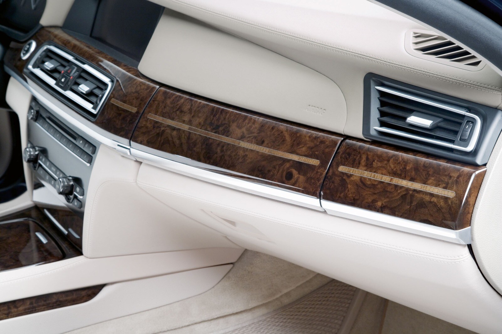 2011 BMW 7 Series interior DETAIL