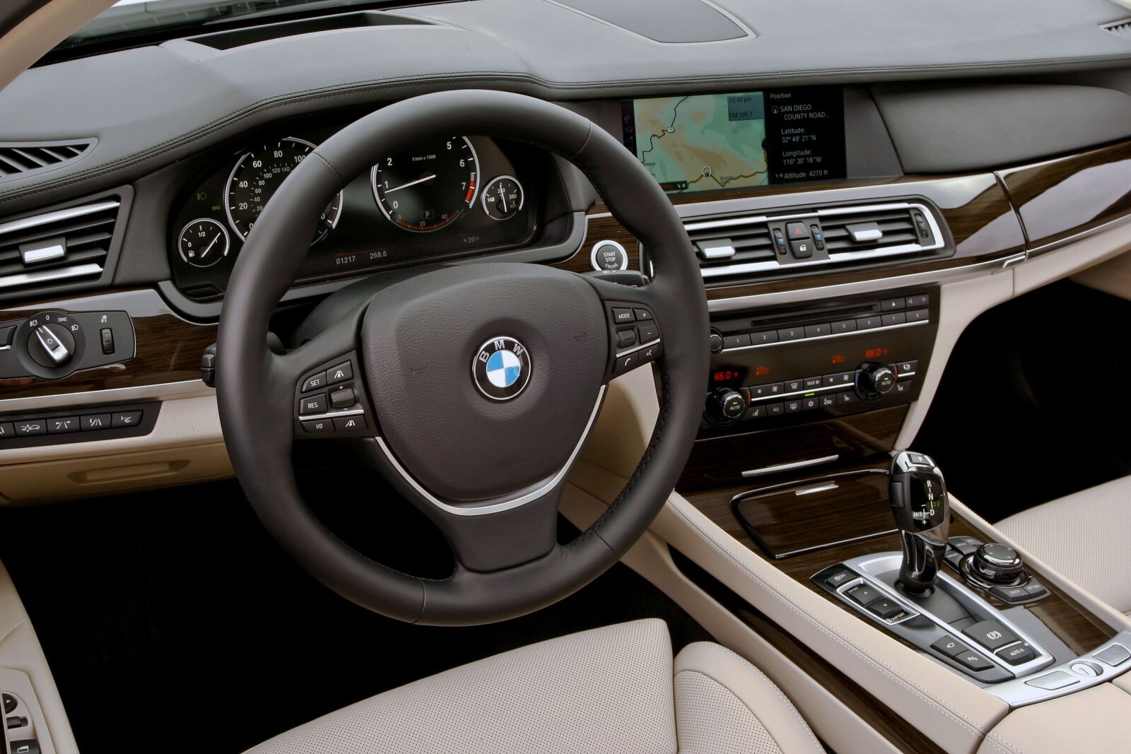 2012 BMW 7 Series interior D