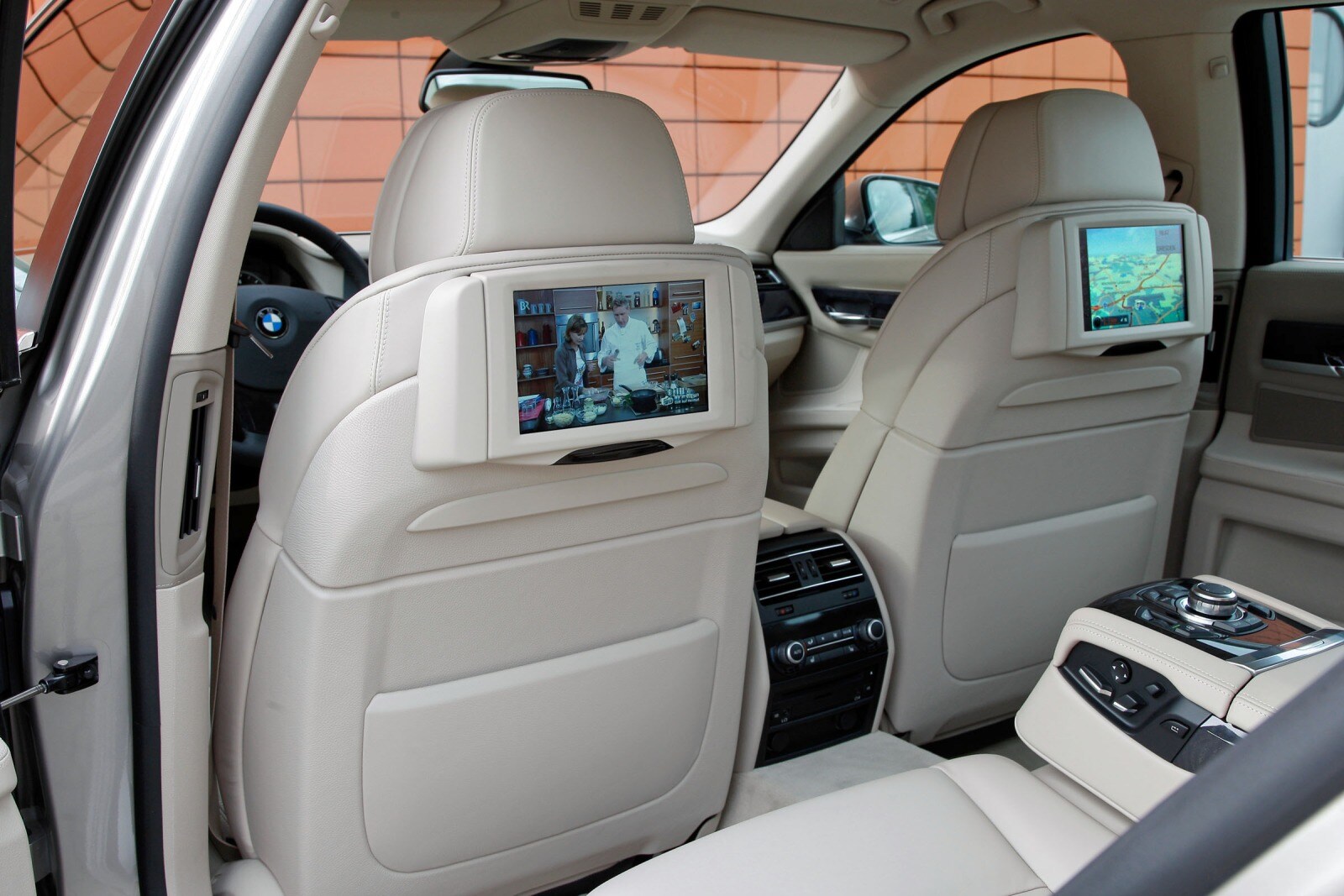 2012 BMW 7 Series interior DETAIL