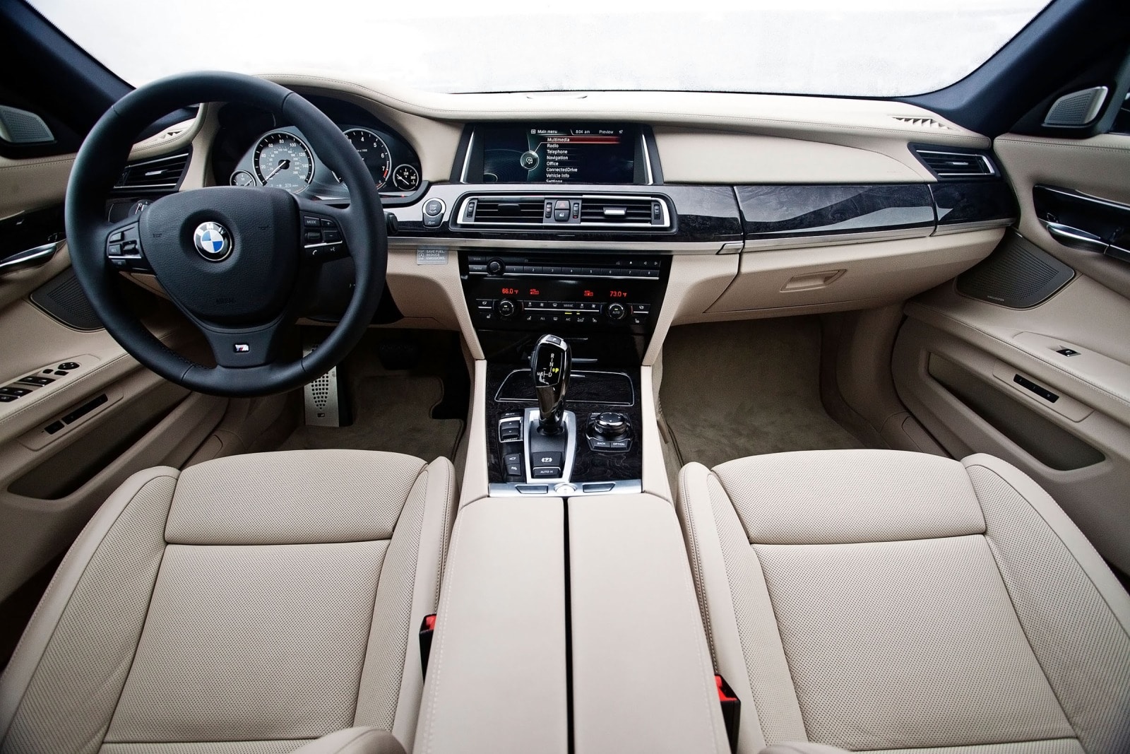 2014 BMW 7 Series interior D