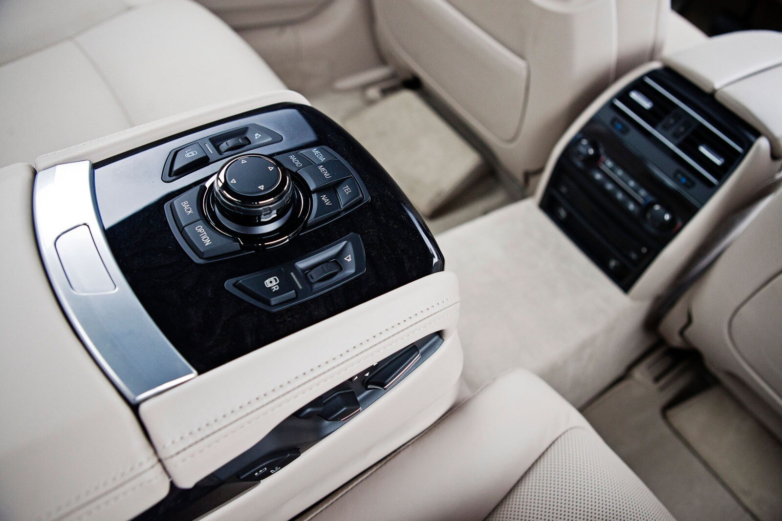 2014 BMW 7 Series interior DETAIL