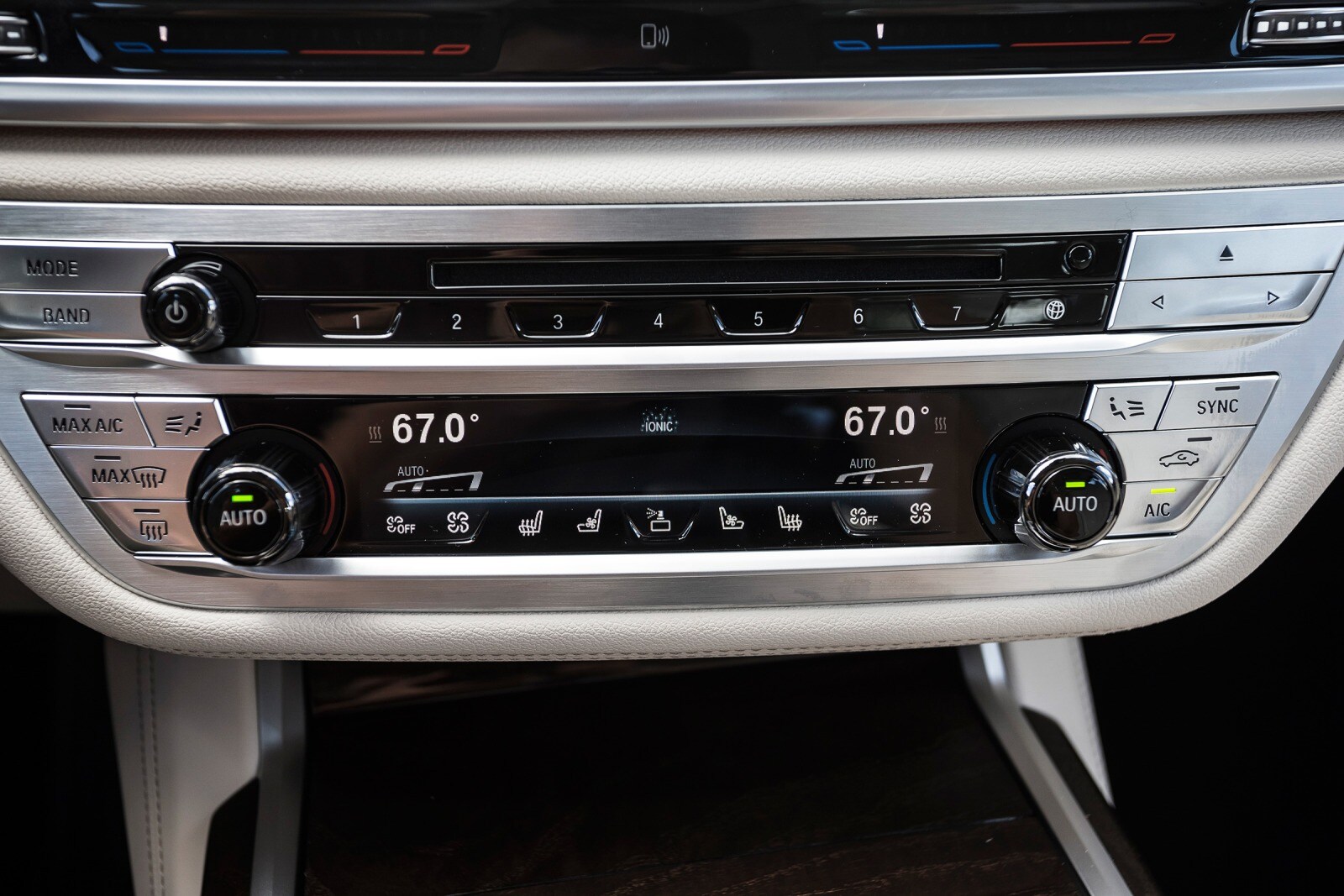 2015 BMW 7 Series interior CC