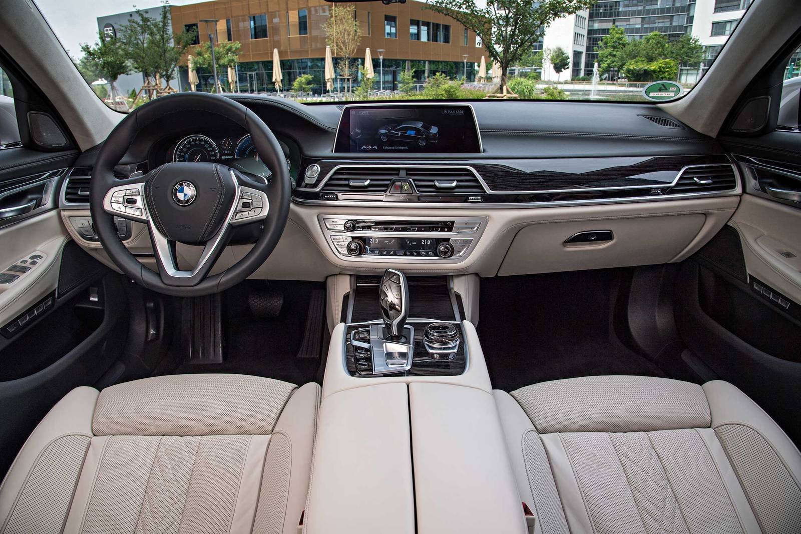 2018 BMW 7 Series interior D