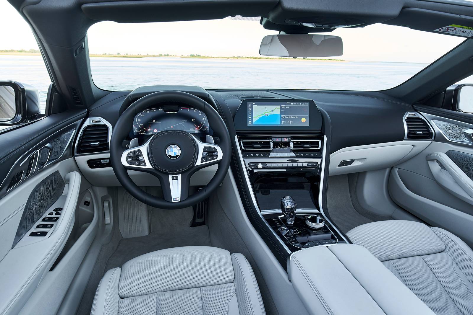 2021 BMW 8 Series interior D