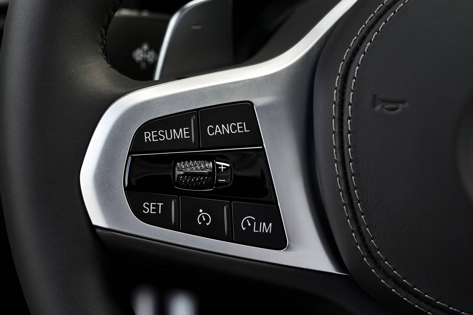 2021 BMW 8 Series interior AUXCTRL