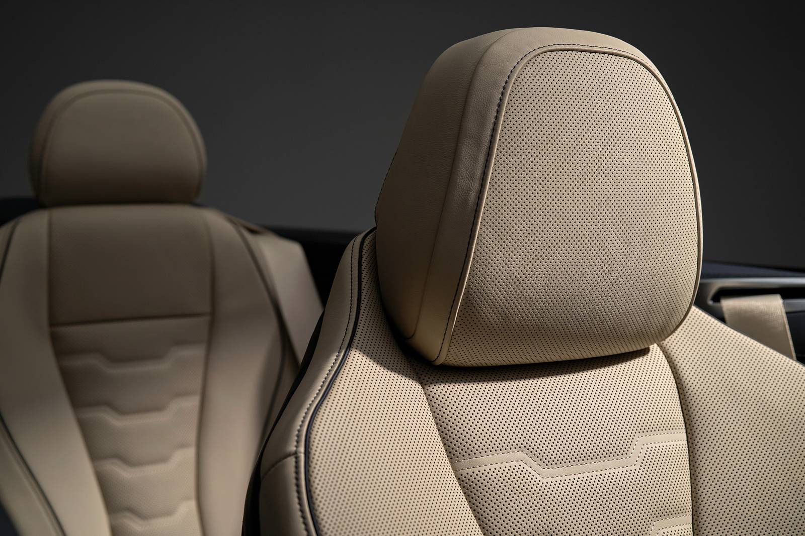 2022 BMW 8 Series interior DETAIL