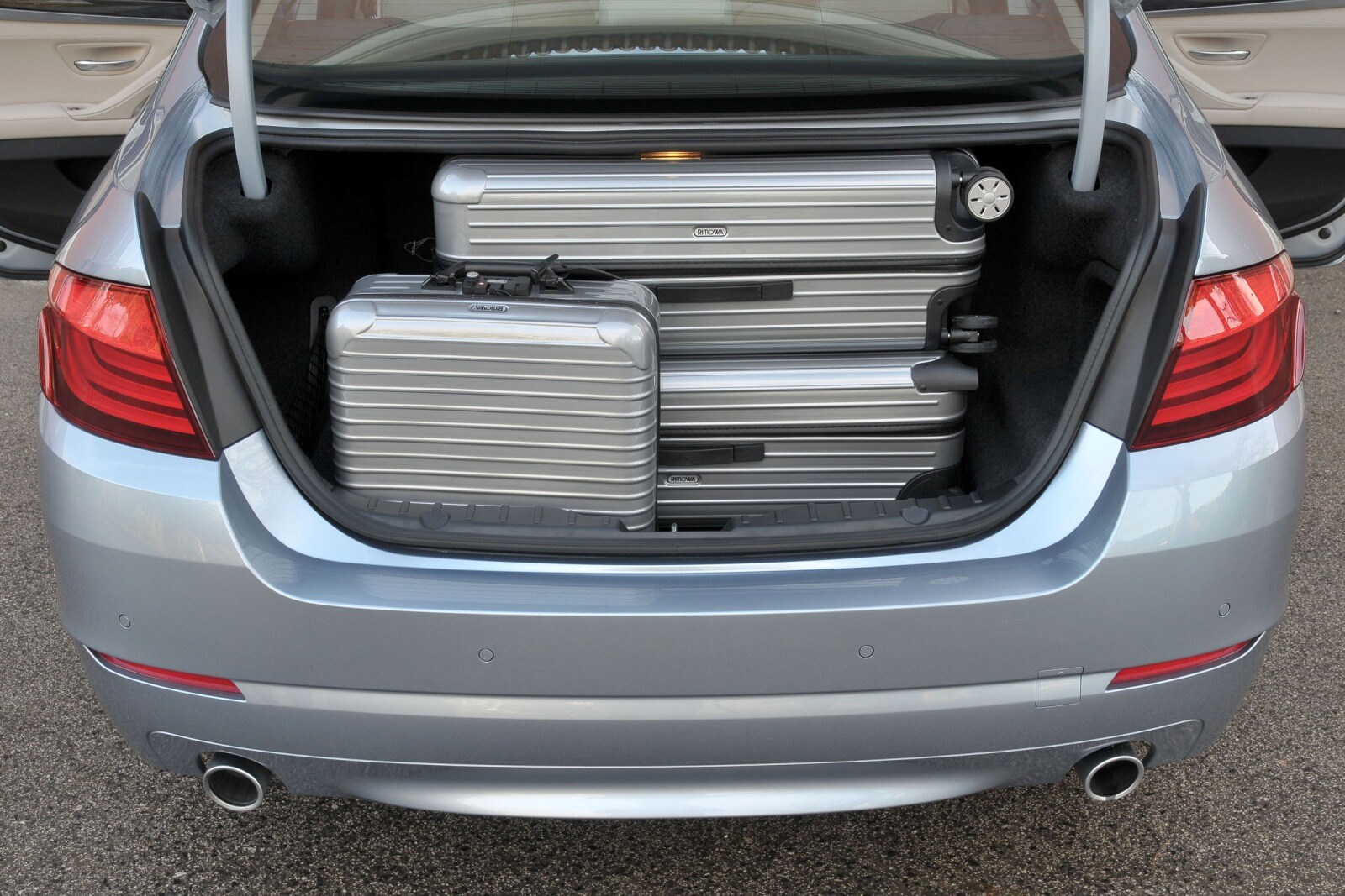 2012 BMW ActiveHybrid 5 interior CARGO