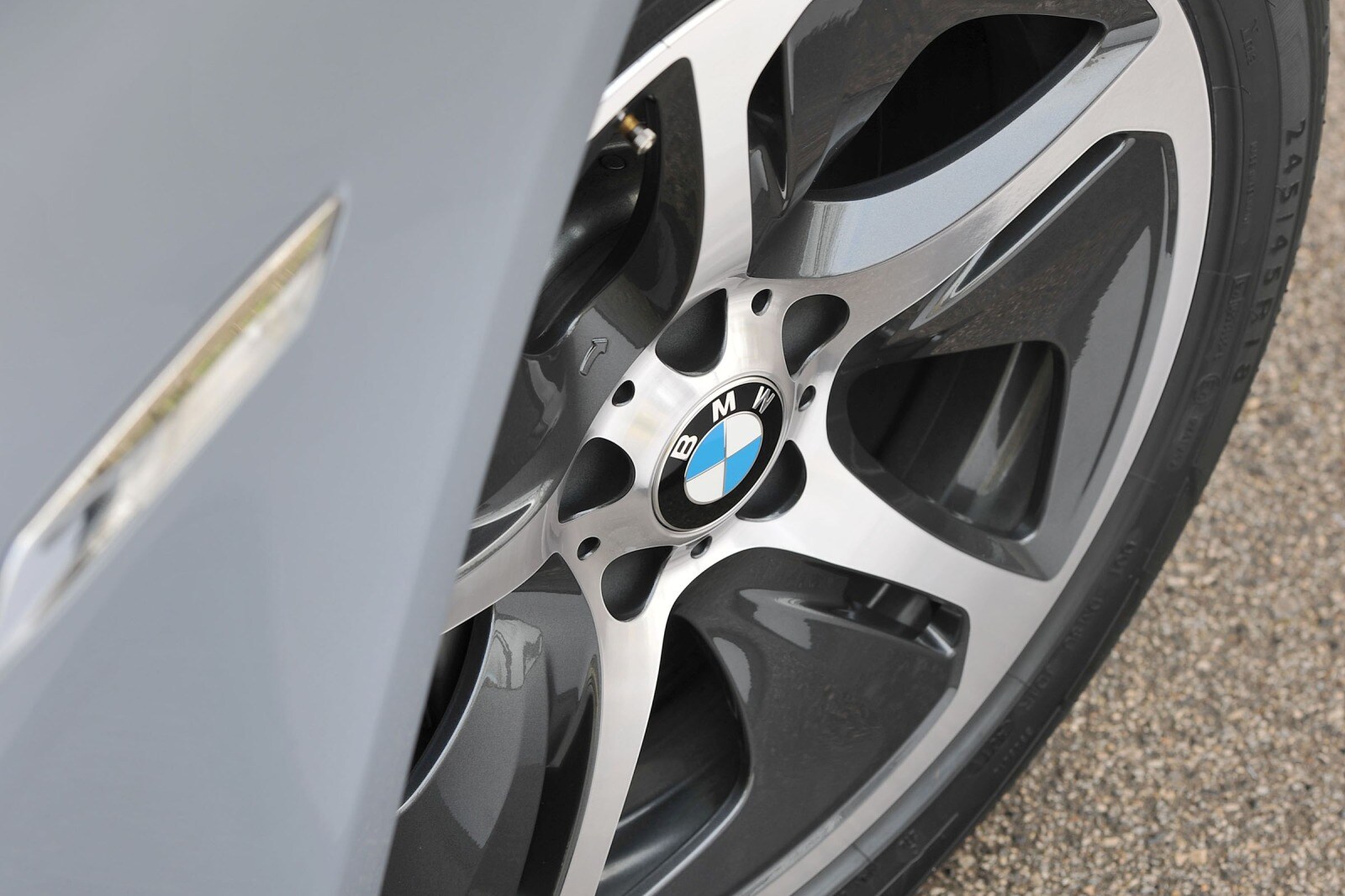 2012 BMW ActiveHybrid 5 — OEM photo 3