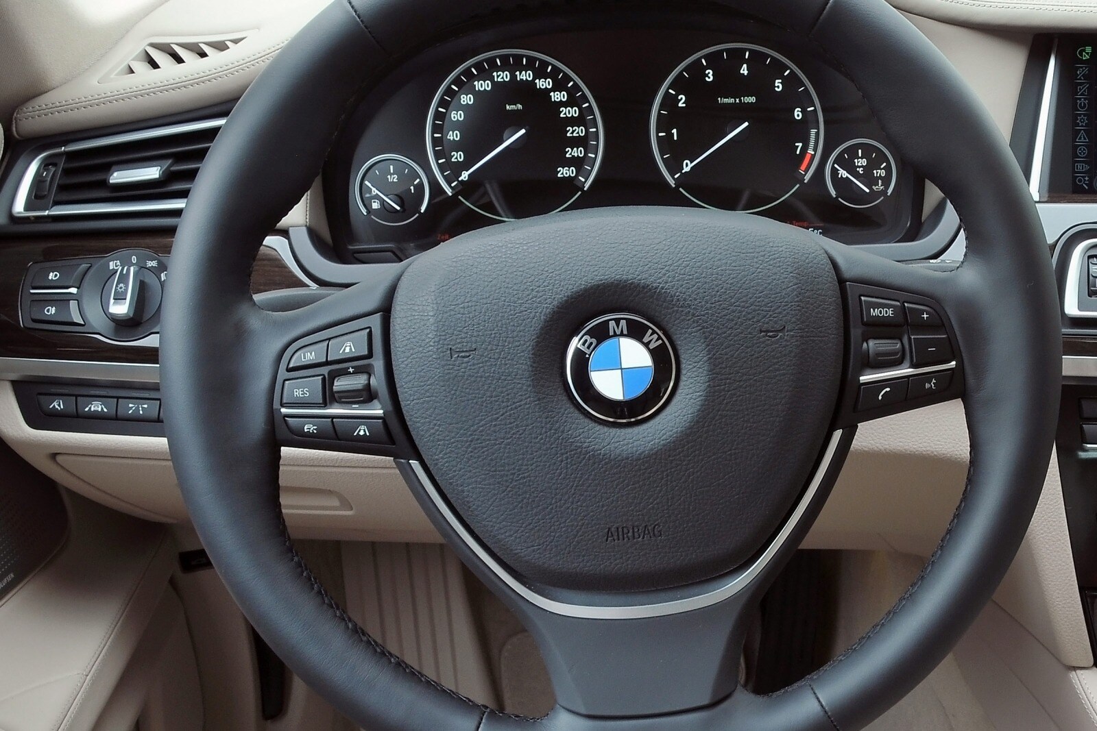 2014 BMW ActiveHybrid 7 interior D