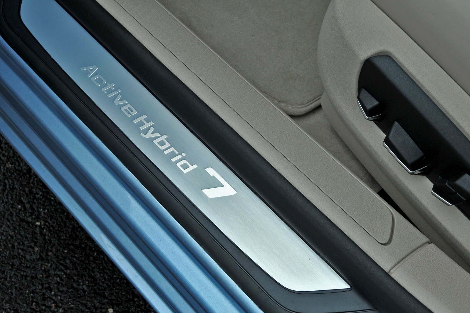 2014 BMW ActiveHybrid 7 interior DETAIL