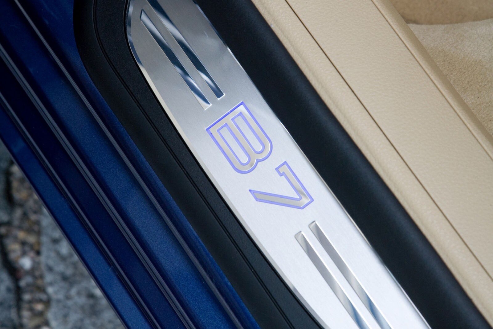 2012 BMW ALPINA B7 interior DETAIL