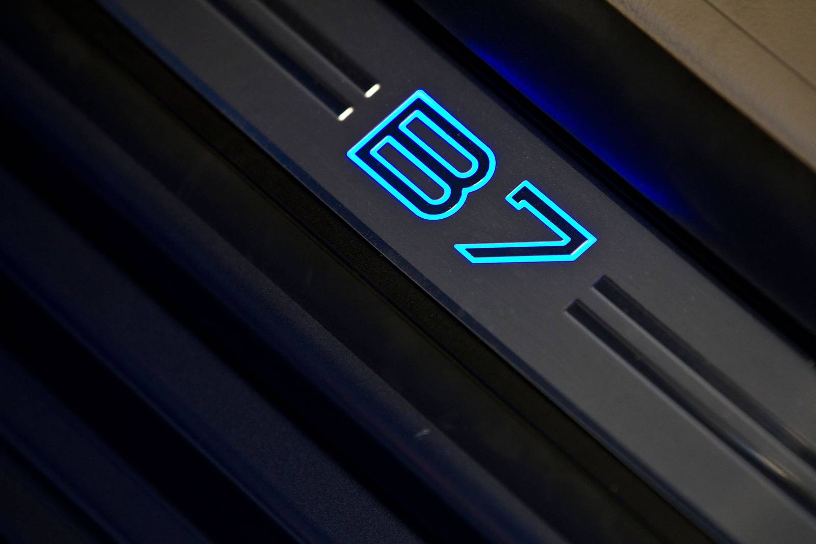 2013 BMW ALPINA B7 interior DETAIL