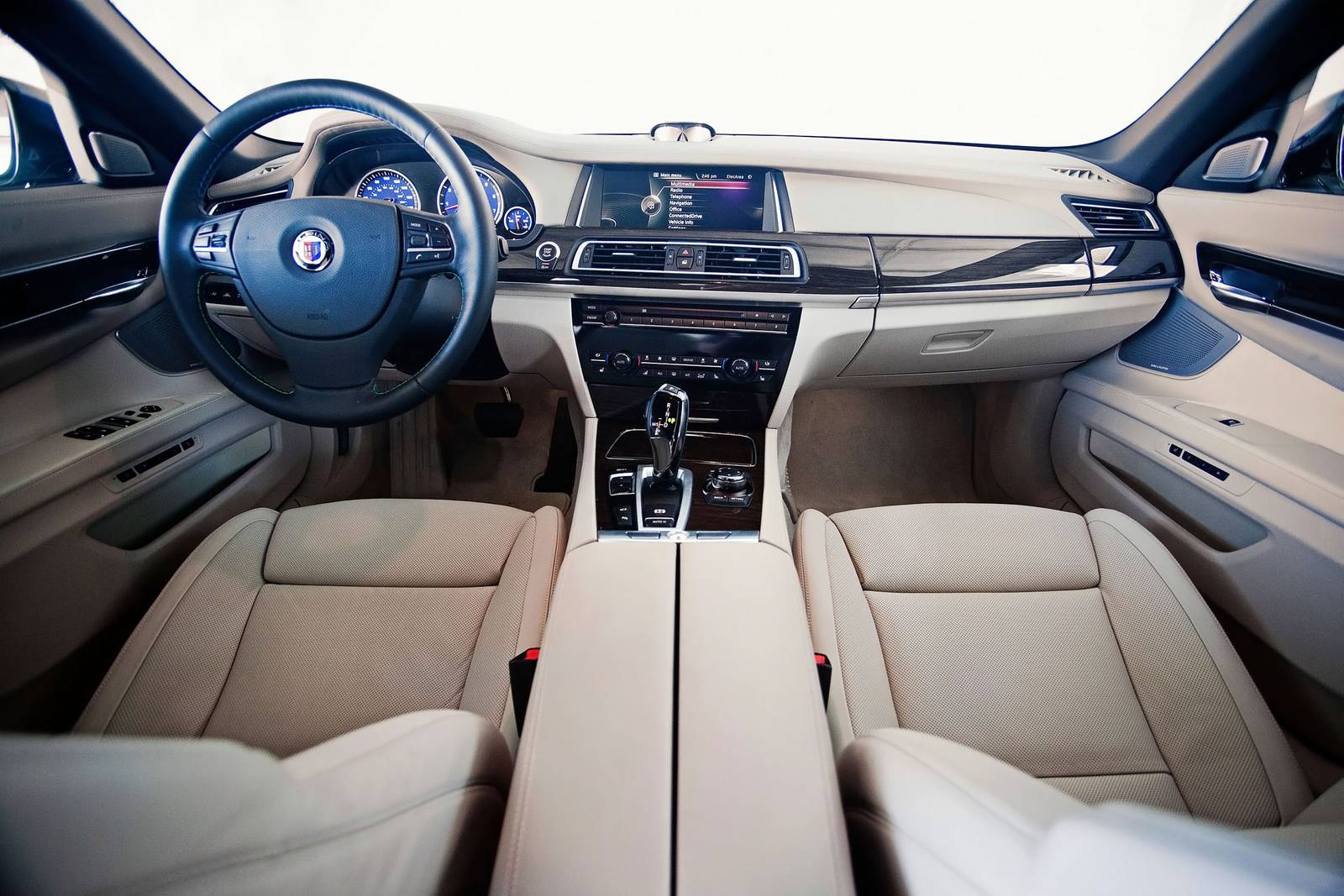2014 BMW ALPINA B7 interior D