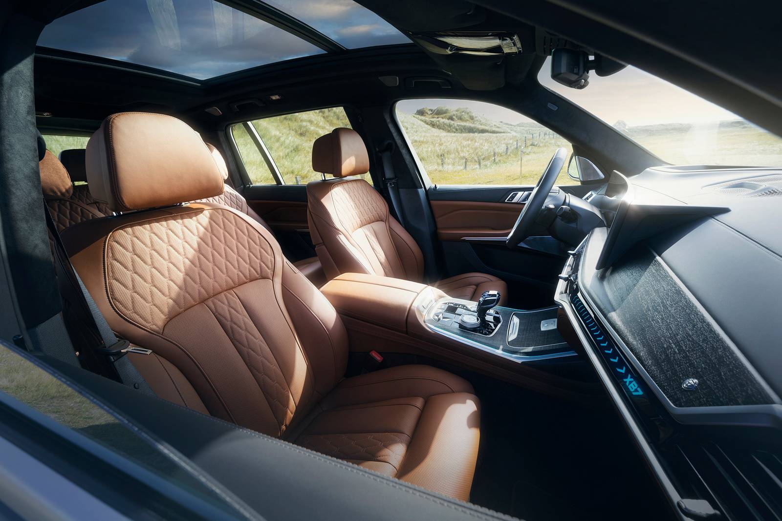 2025 BMW ALPINA XB7 interior I
