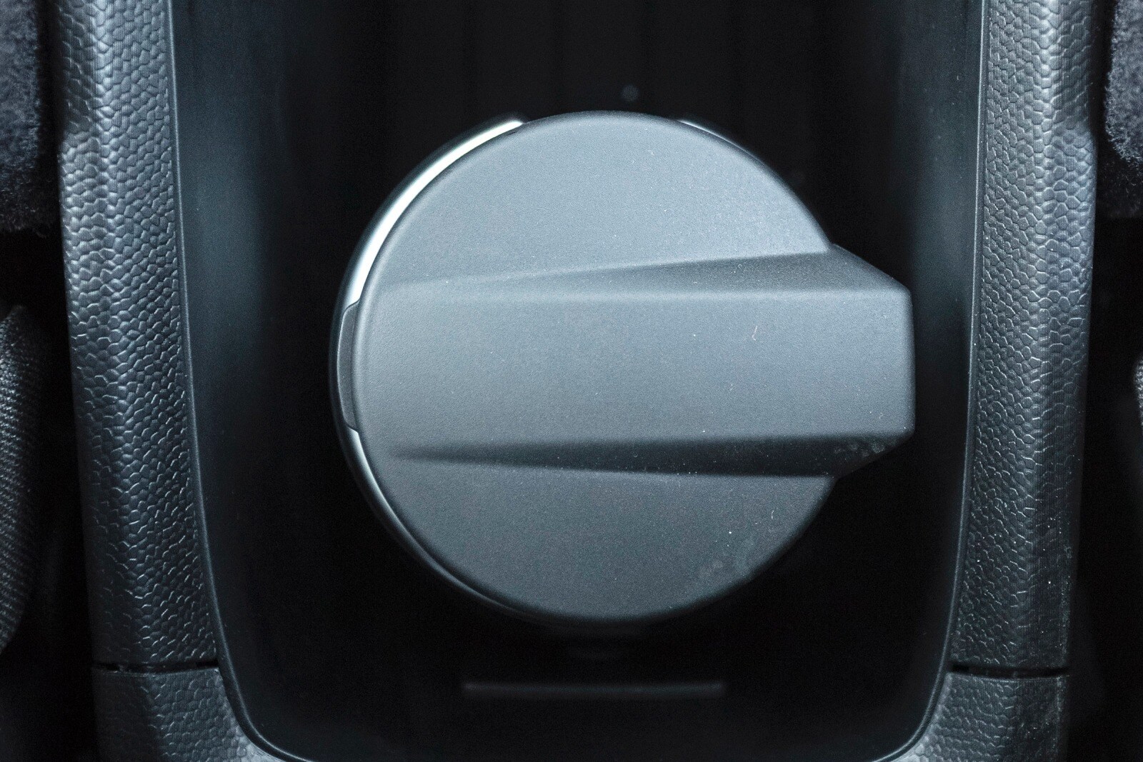 2014 BMW i3 front safety CUP