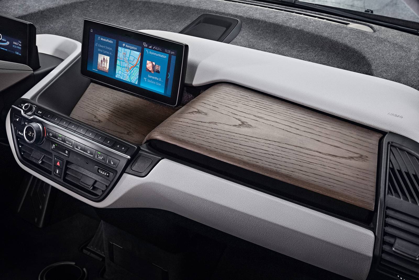 2018 BMW i3 front safety DETAIL