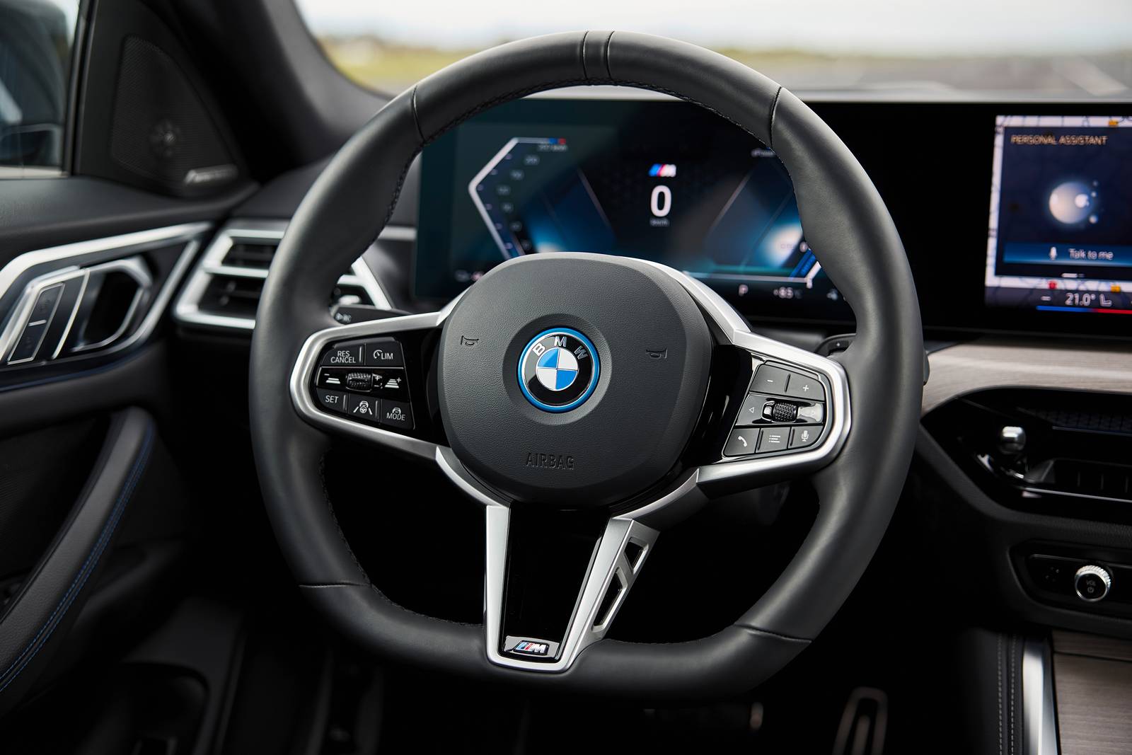 2025 Bmw I4 interior SWD