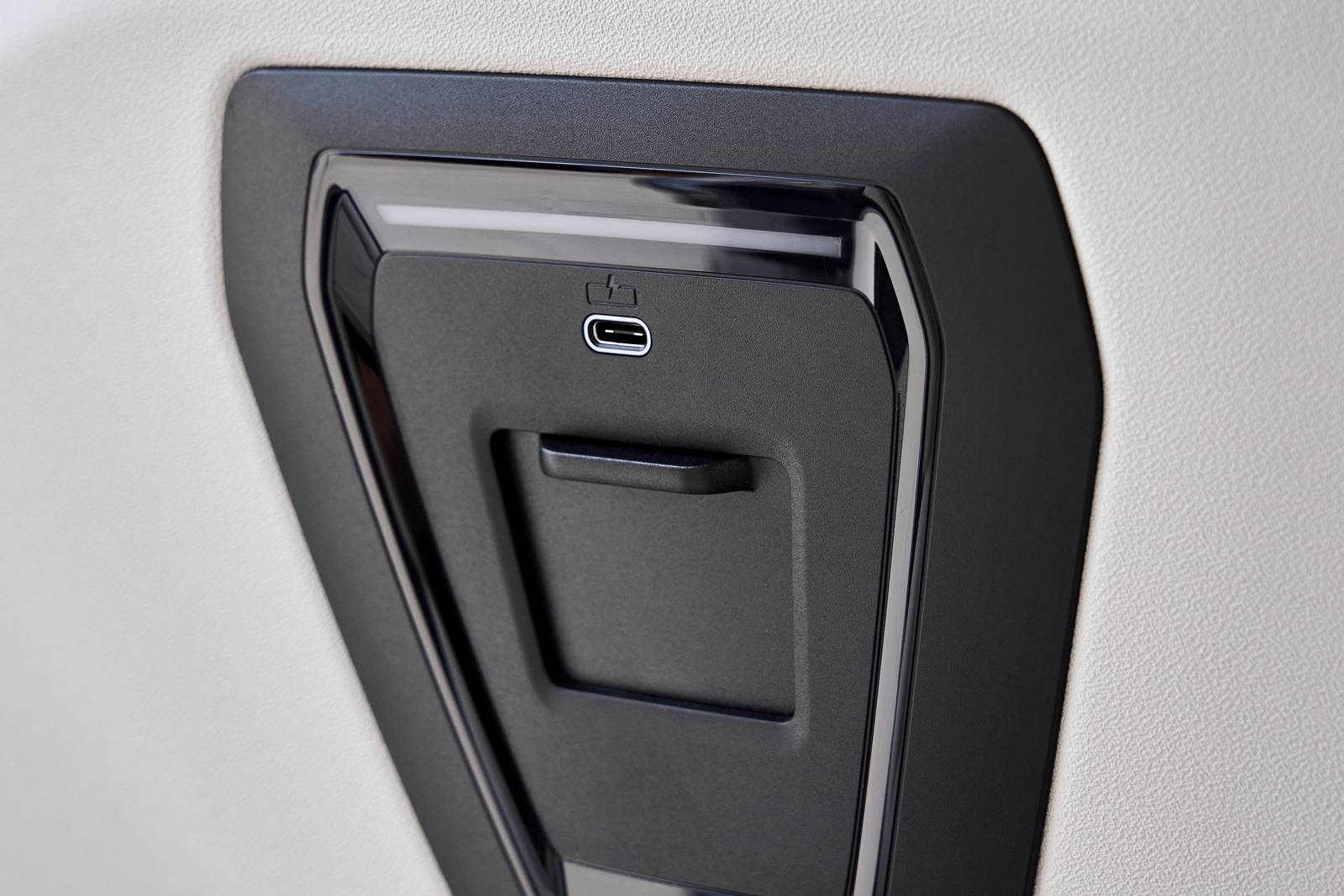 2024 BMW i5 front safety DETAIL