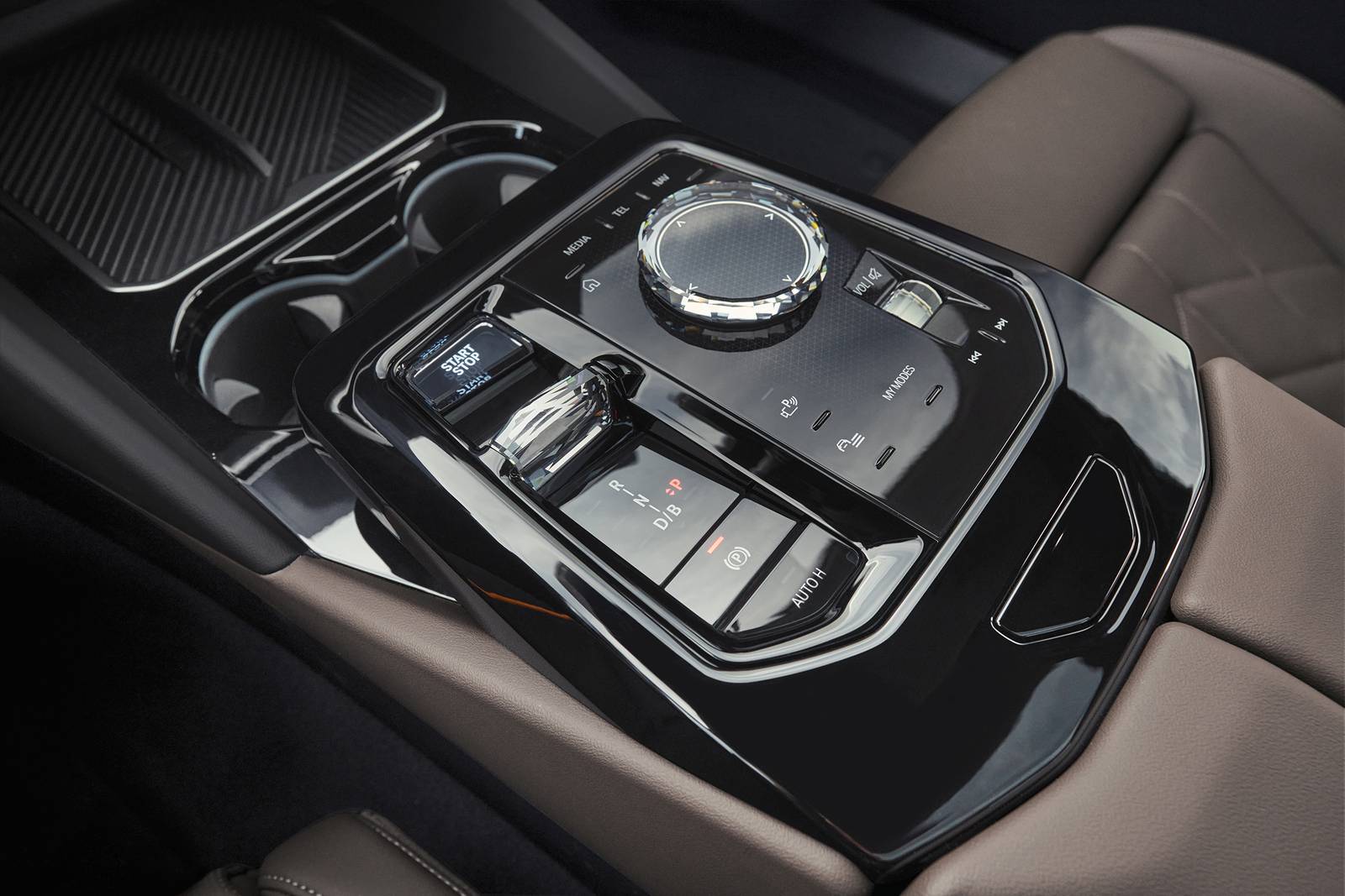 2024 Bmw I5 interior SHF