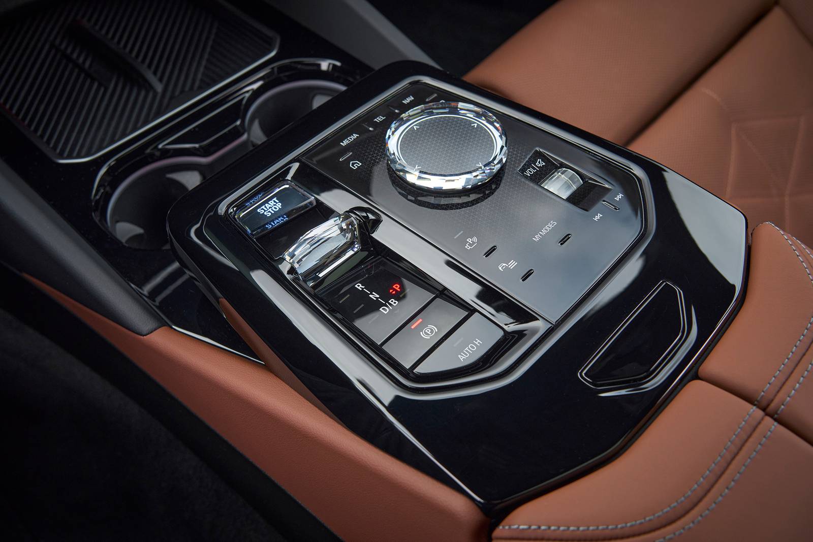 2025 Bmw I5 interior SHF