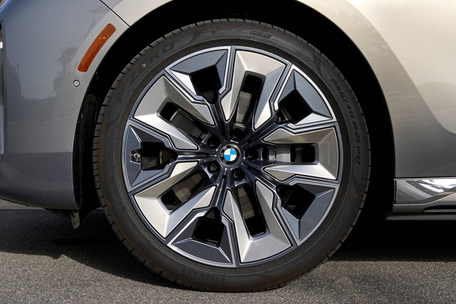 2023 Bmw I7 exterior W