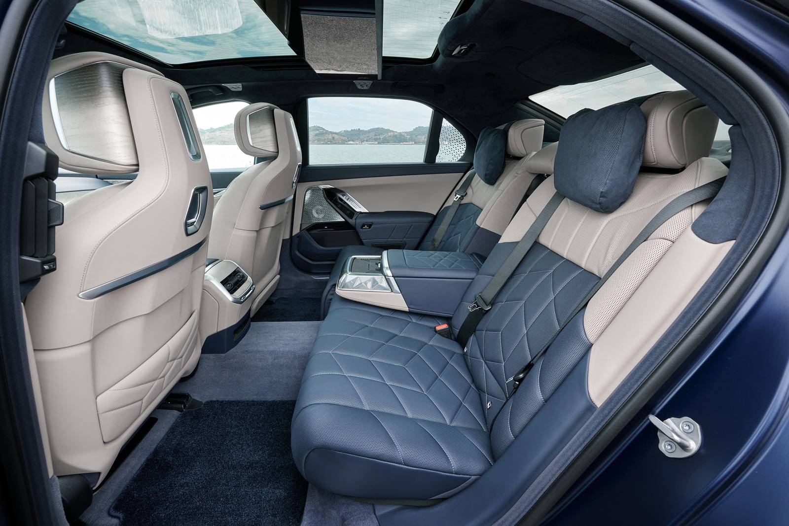 2024 Bmw I7 interior RI