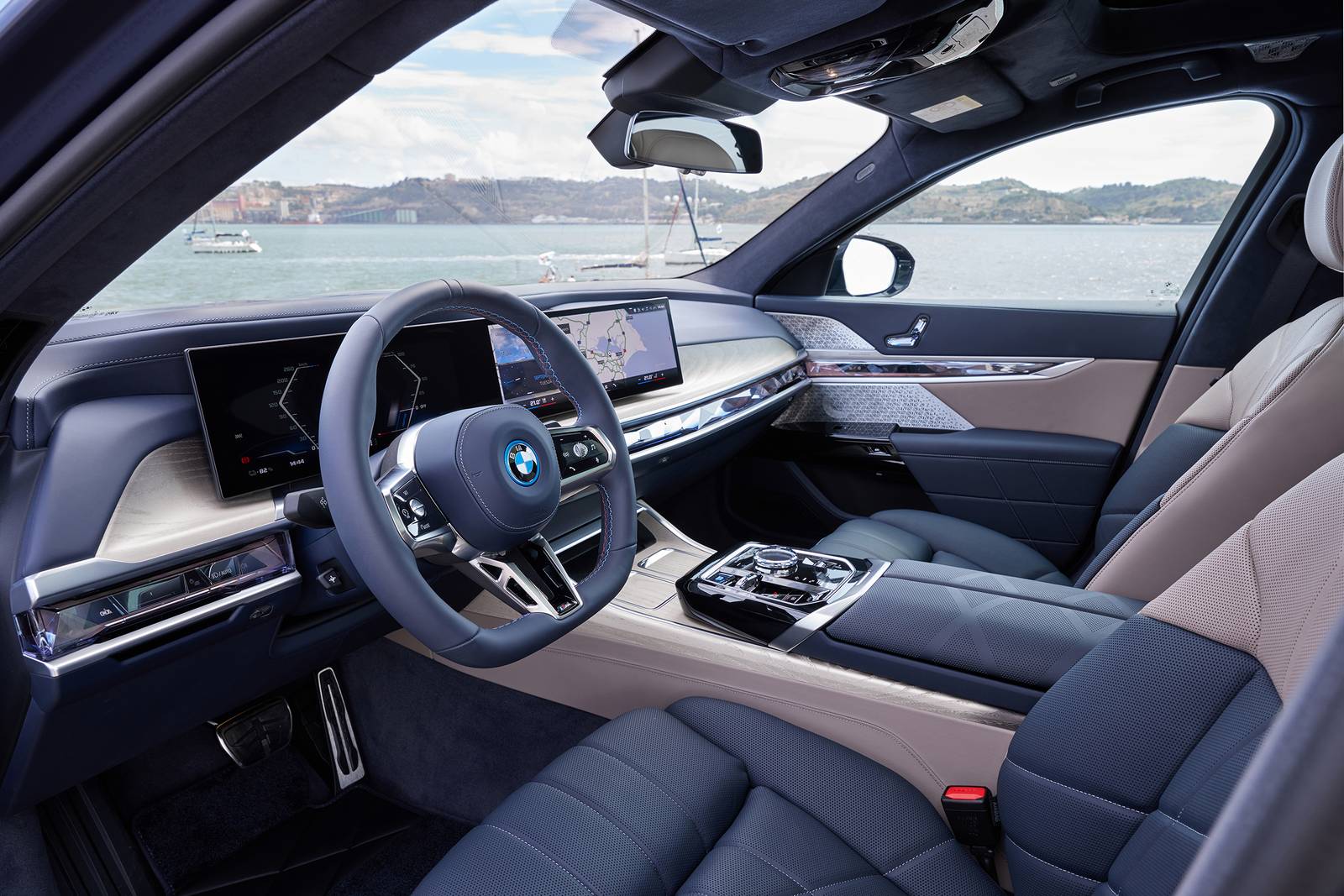2024 Bmw I7 interior SWD