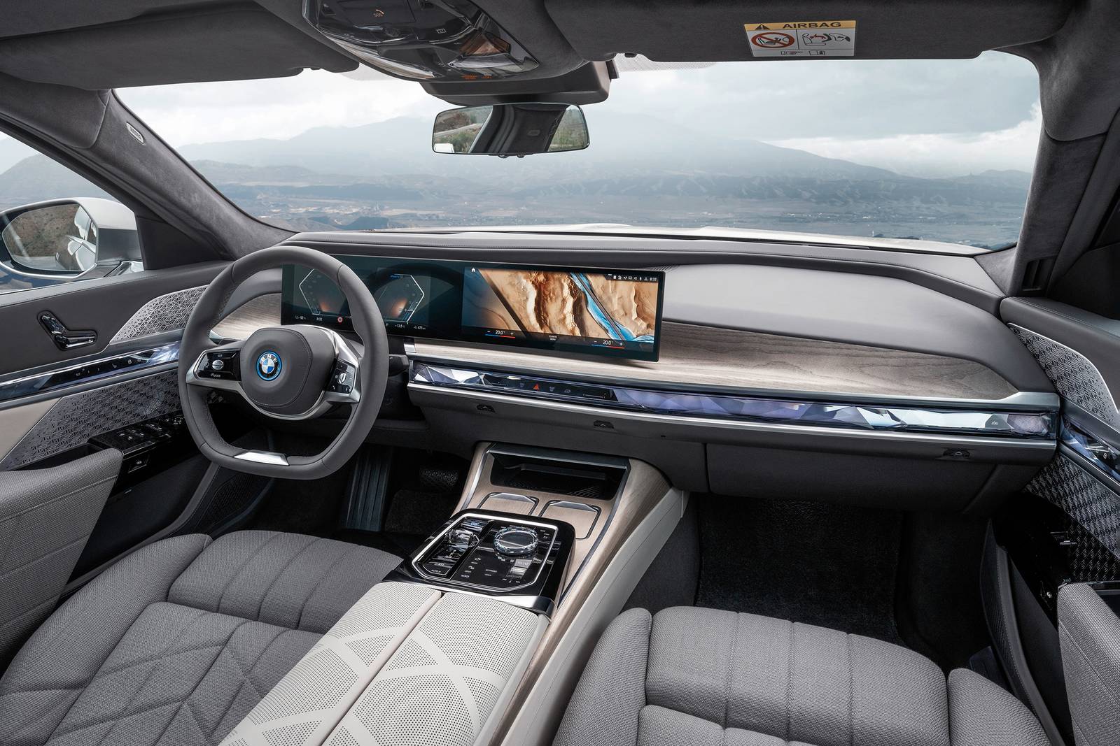 2024 BMW i7 front safety D