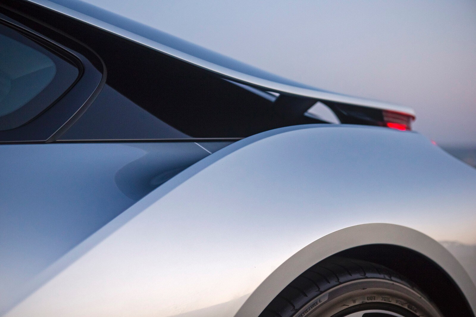 2014 BMW i8 exterior EDETAIL