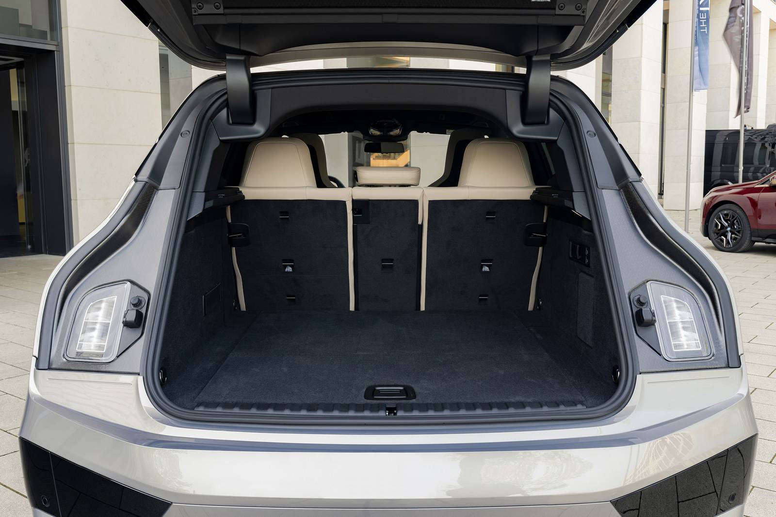 2023 BMW iX front safety CARGO