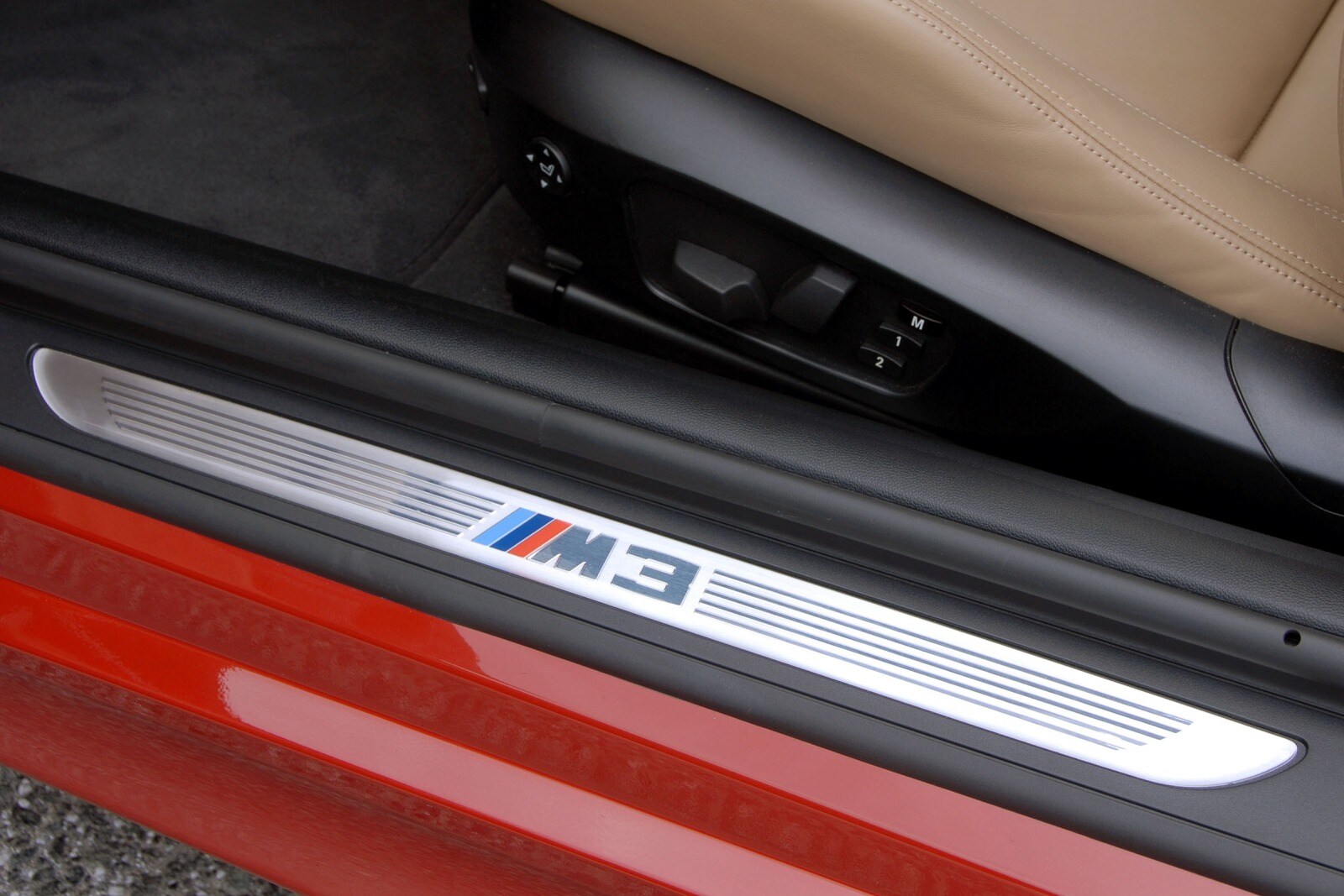 2013 BMW M3 front safety DETAIL