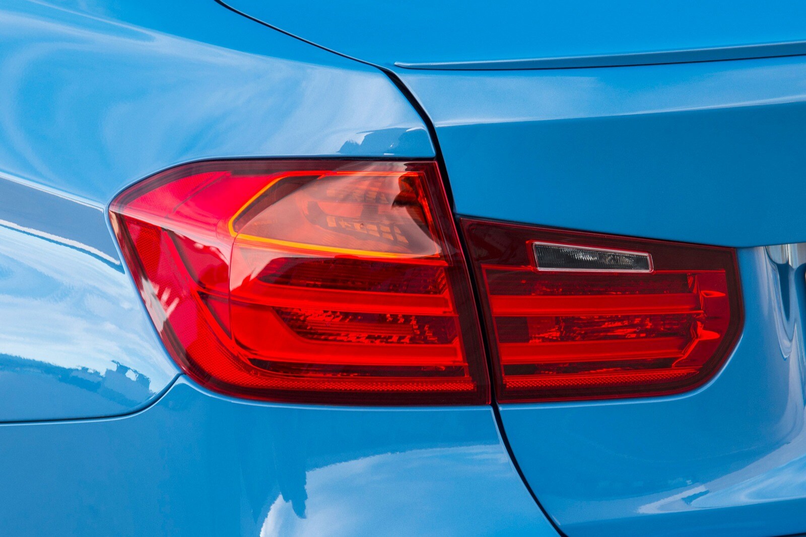 2018 BMW M3 front safety EDETAIL