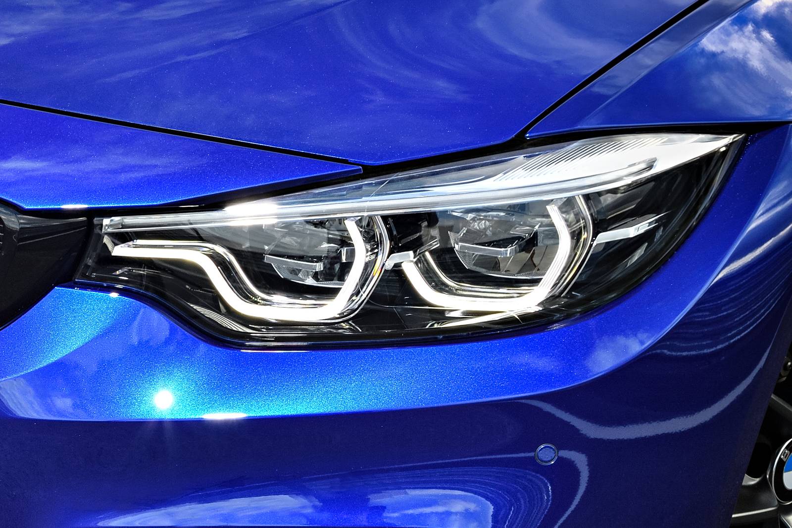 2019 BMW M4 front safety EDETAIL