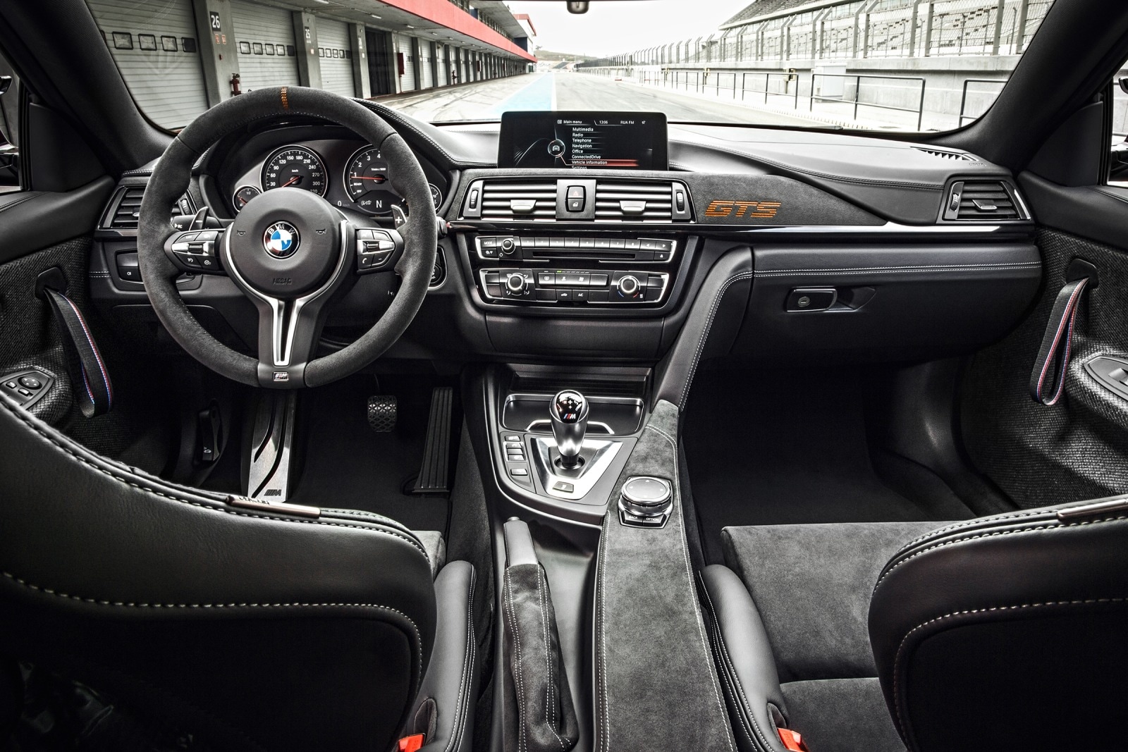 2016 BMW M4 front safety D