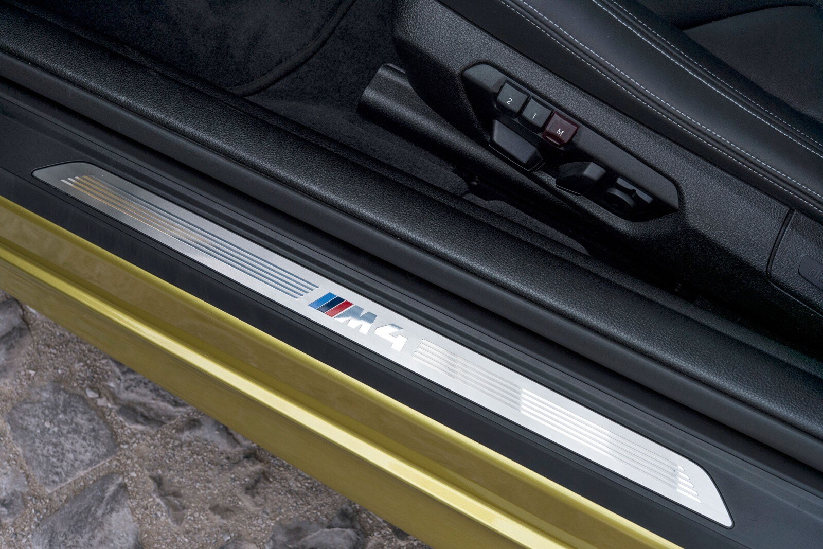 2017 BMW M4 interior DETAIL